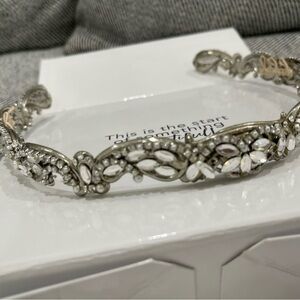 Crown full of Swarovski crystals : silver color MT9600 Crown Maria Elena
